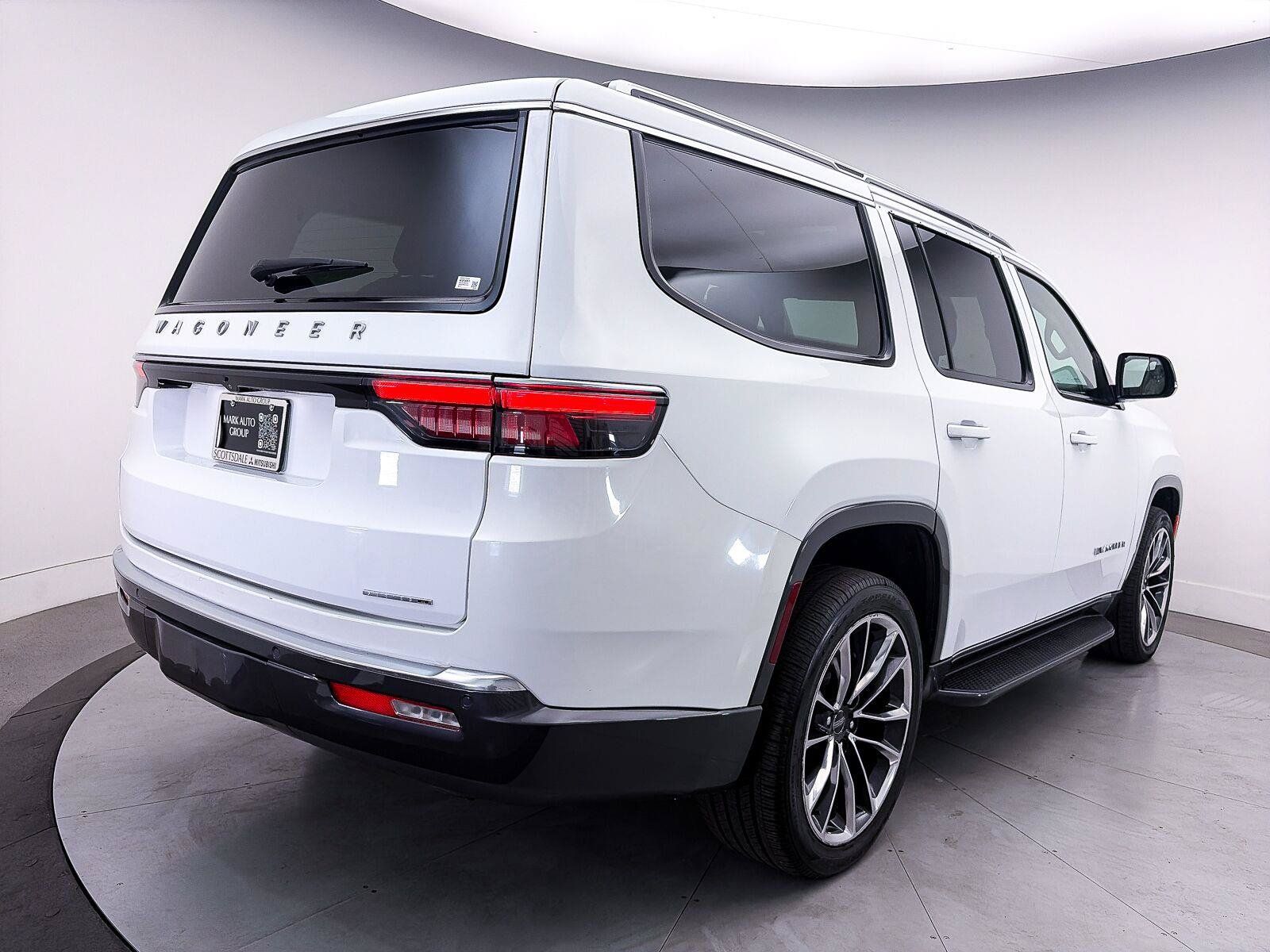 Used 2022 Jeep Wagoneer Series II w/ Premium Group I RWD image 16