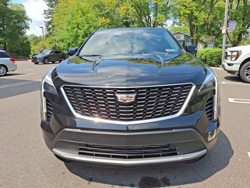 Used 2023 Cadillac XT4 Premium Luxury w/ Technology Package AWD/4WD image 2