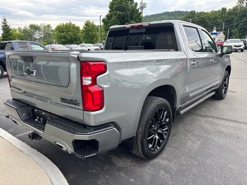 Used 2024 Chevrolet Silverado 1500 High Country w/ Technology Package AWD/4WD image 5