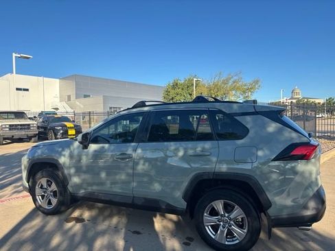 Used 2023 Toyota RAV4 XLE AWD/4WD image 8