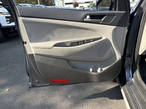 Used 2018 Hyundai Tucson Value w/ Cargo Package FWD image 14