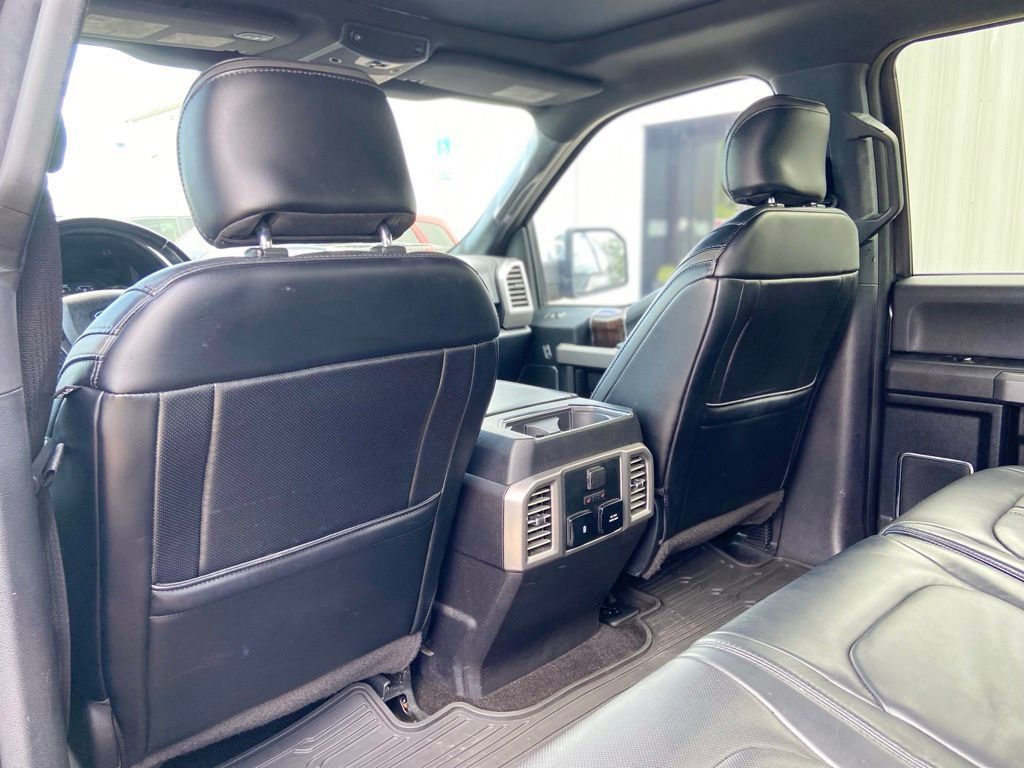 Used 2017 Ford F150 Platinum w/ Equipment Group 701A Luxury AWD/4WD image 18