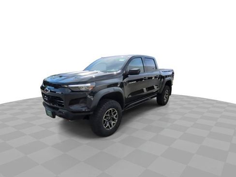 Certified 2024 Chevrolet Colorado ZR2 w/ Technology Package AWD/4WD image 4