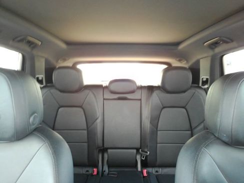 Used 2020 Porsche Cayenne AWD/4WD image 36