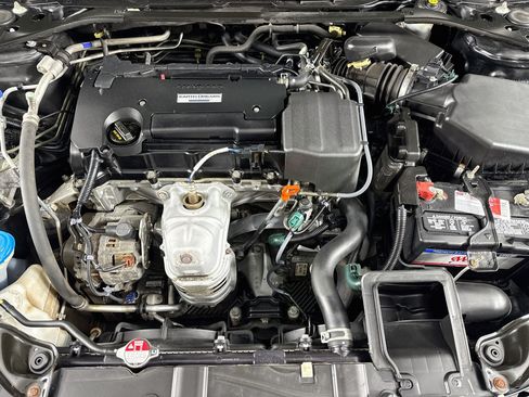 Used 2017 Honda Accord Sport image 18