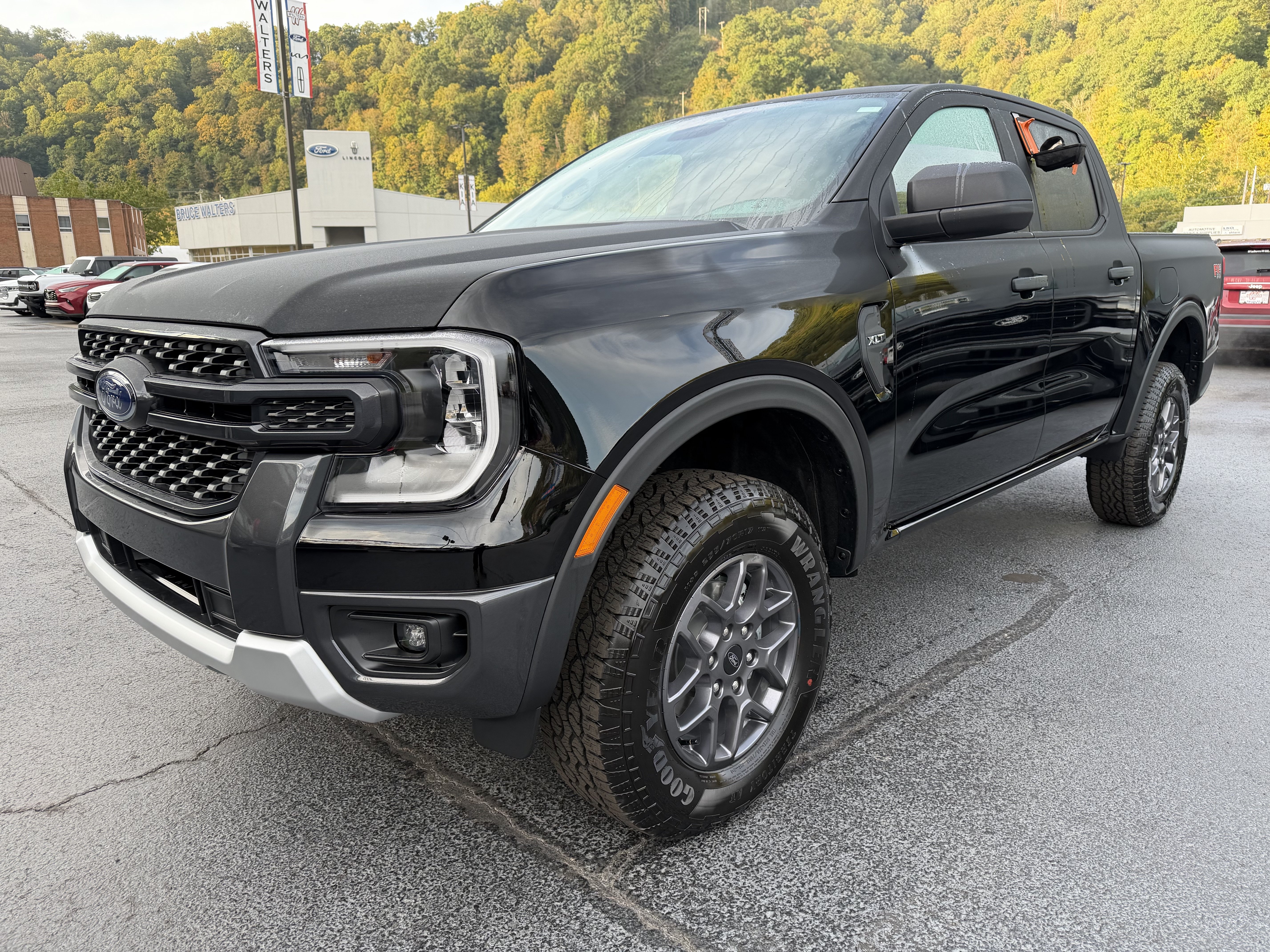 New 2026 Ford Ranger XLT w/ Equipment Group 301A High AWD/4WD image 3