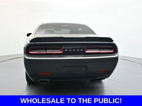Used 2017 Dodge Challenger SXT RWD image 6