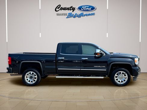 Used 2015 GMC Sierra 2500 Denali w/ Suspension Package, Off-Road AWD/4WD image 6