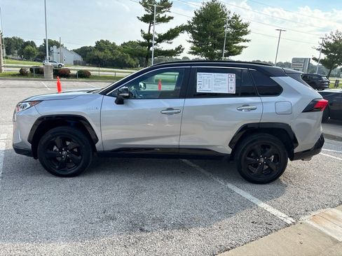 Used 2020 Toyota RAV4 XSE w/ XSE Grade Weather Package AWD/4WD image 18
