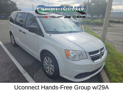 Used 2020 Dodge Grand Caravan SE w/ UConnect Hands-Free Group FWD image 4