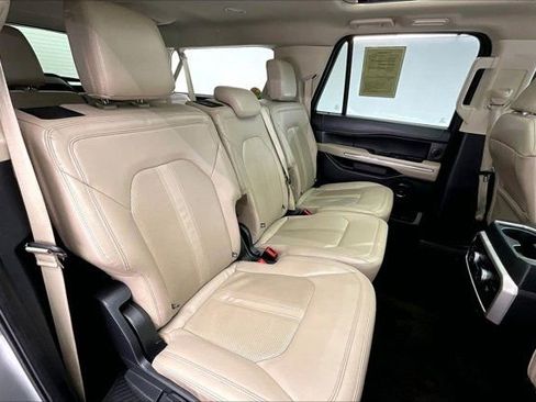 Used 2022 Ford Expedition Max Limited image 18