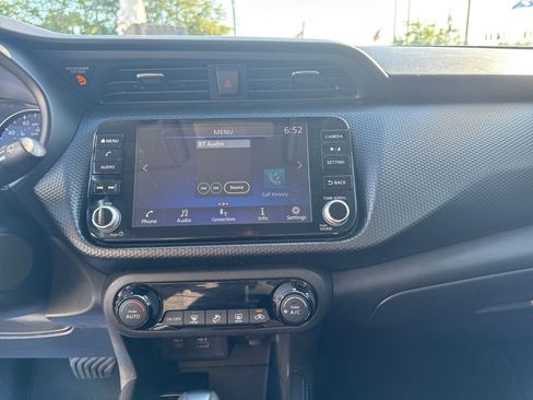 Used 2021 Nissan Kicks SV FWD image 18