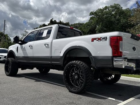 Used 2017 Ford F350 Lariat w/ Chrome Package image 27