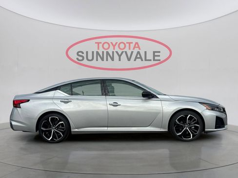 Used 2024 Nissan Altima 2.5 SR image 9