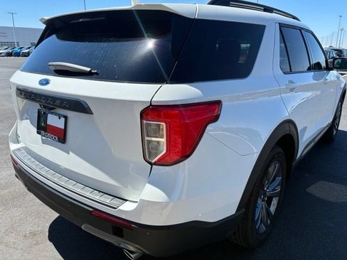 Used 2024 Ford Explorer XLT w/ Equipment Group 202A RWD image 7