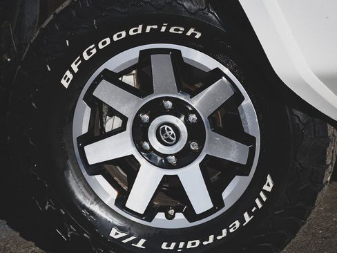 Used 2017 Toyota 4Runner TRD Off-Road Premium image 27