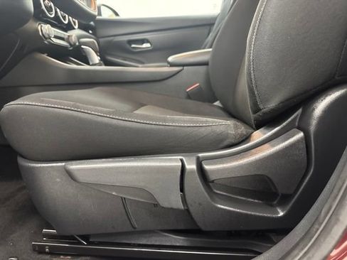 Used 2025 Nissan Sentra SV FWD image 10
