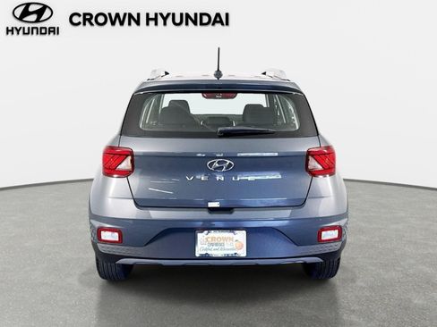 Certified 2025 Hyundai Venue SEL FWD image 6