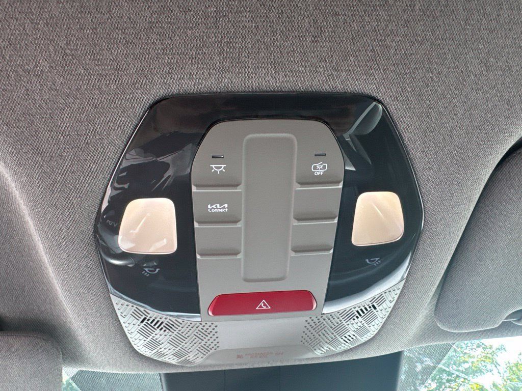 Used 2024 Kia EV9 Light Long Range RWD image 21