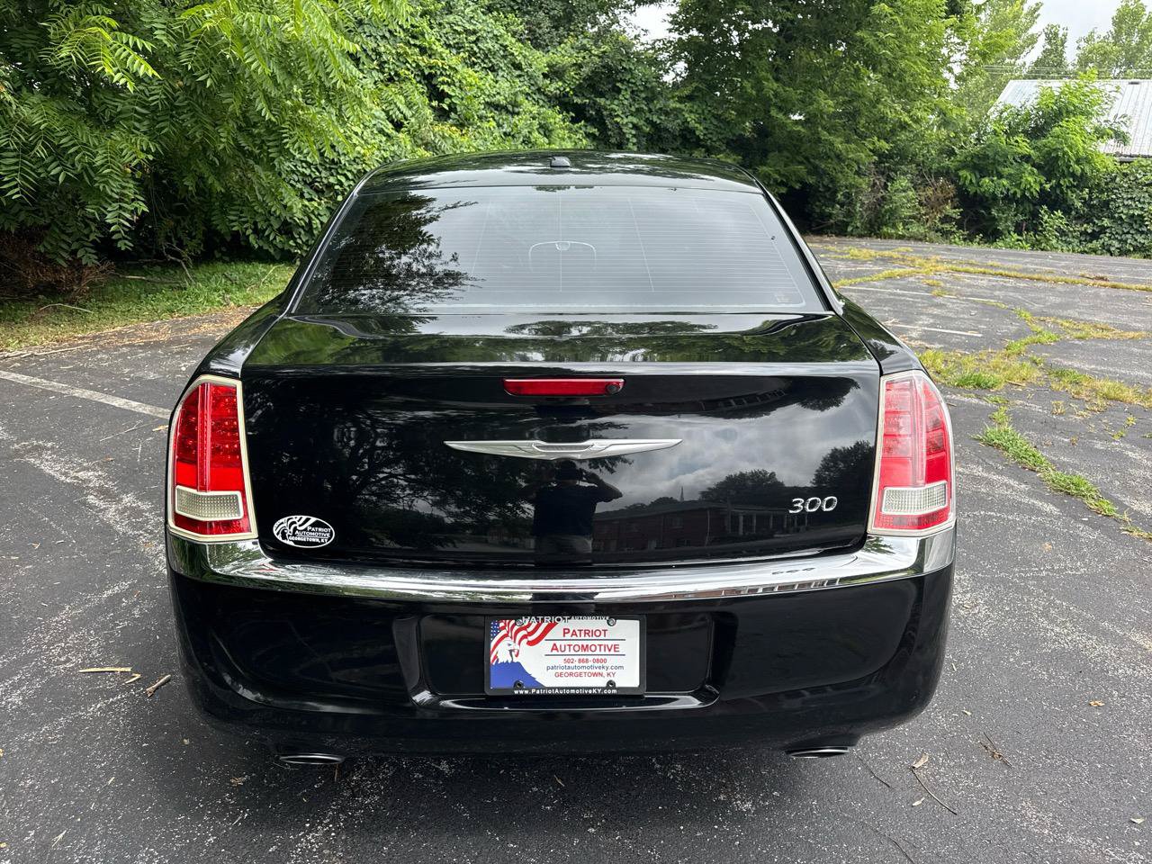 Used 2013 Chrysler 300 RWD image 3