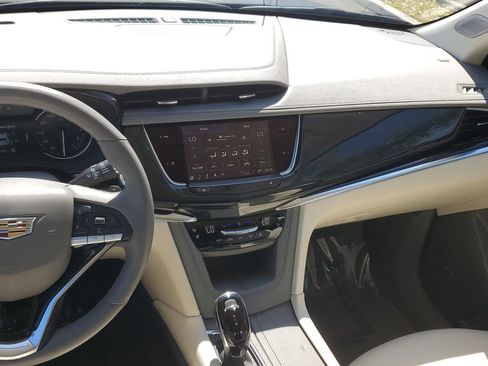 Used 2024 Cadillac XT6 Premium Luxury AWD/4WD image 18
