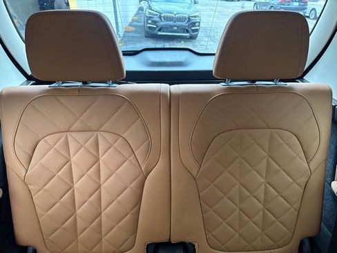 Certified 2024 BMW X7 xDrive40i w/ Premium Package image 25