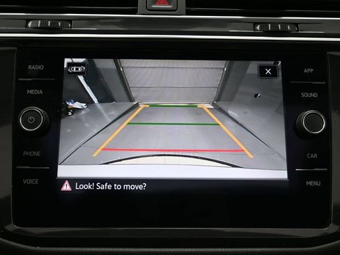 Used 2022 Volkswagen Tiguan SE FWD image 24