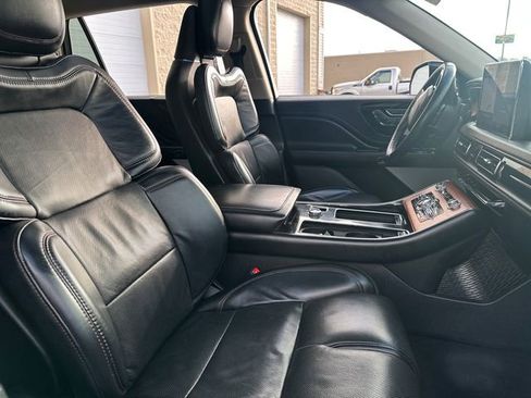 Used 2020 Lincoln Aviator Reserve w/ Equipment Group 202A image 16