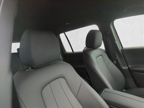 Used 2023 Mercedes-Benz EQB 300 4MATIC image 24