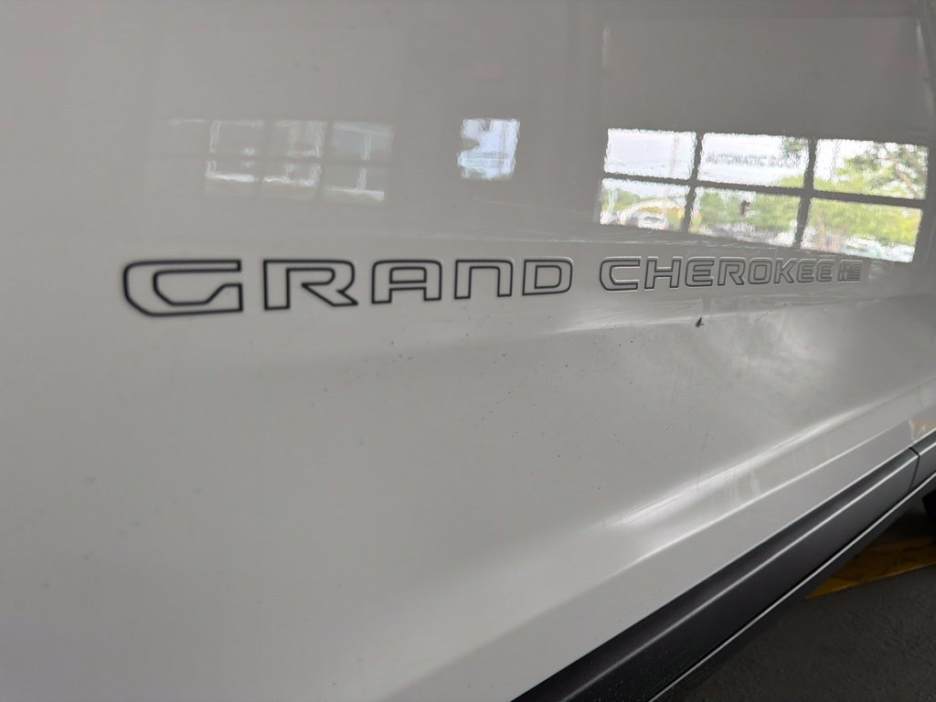 New 2026 Jeep Grand Cherokee Limited AWD/4WD image 14
