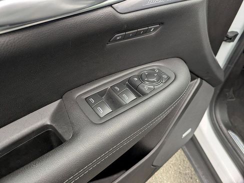 Used 2025 Cadillac XT5 Premium Luxury image 16