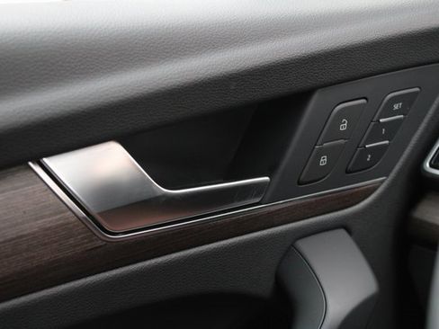 Used 2025 Audi Q5 2.0T Premium Plus w/ Premium Plus Package image 8