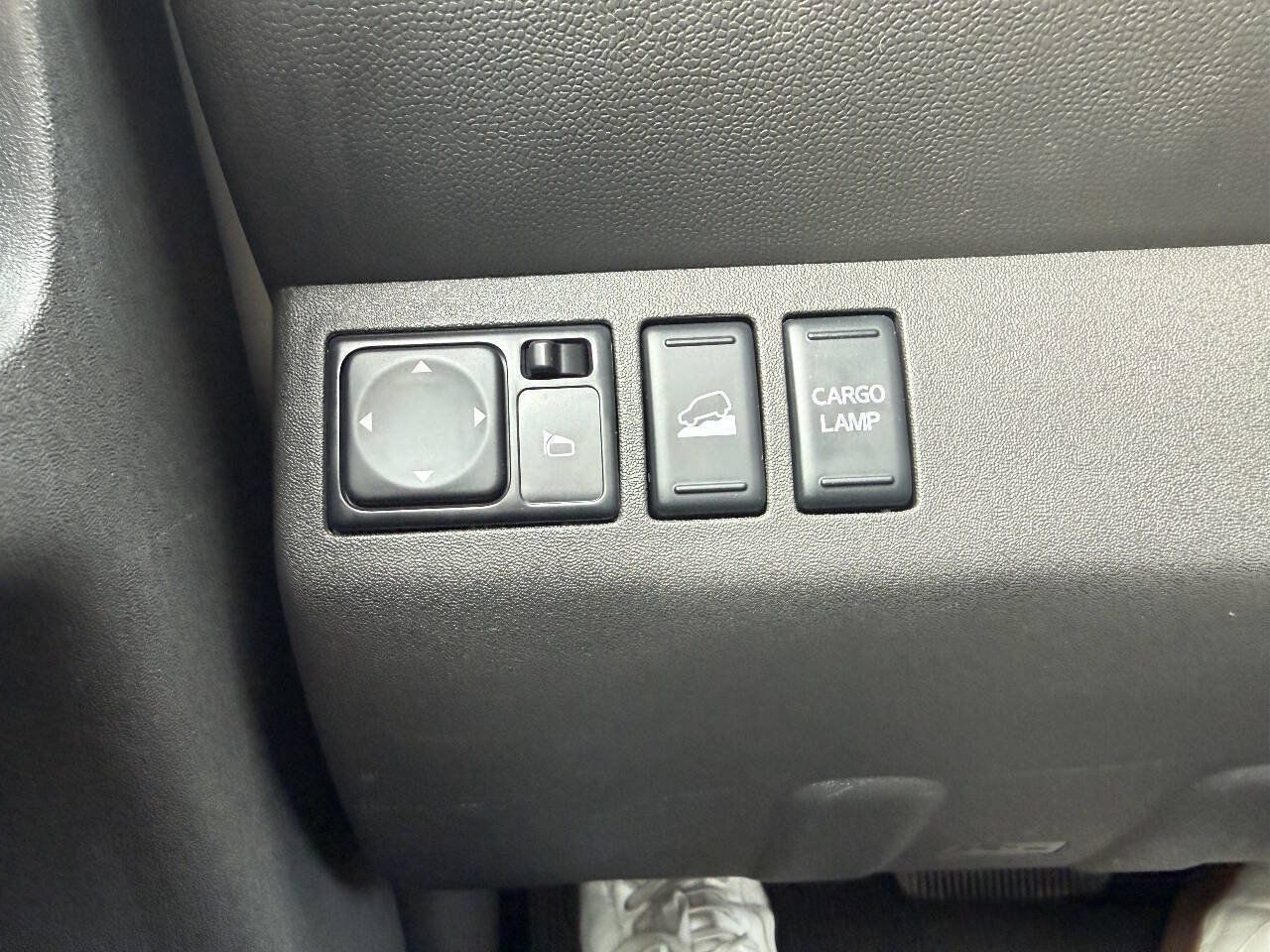 Used 2018 Nissan Frontier SV AWD/4WD image 17