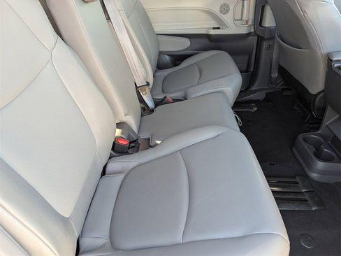 Used 2024 Toyota Sienna XLE image 15