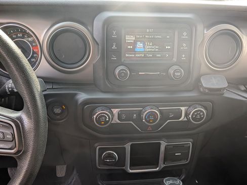 Used 2018 Jeep Wrangler Unlimited Sport image 26