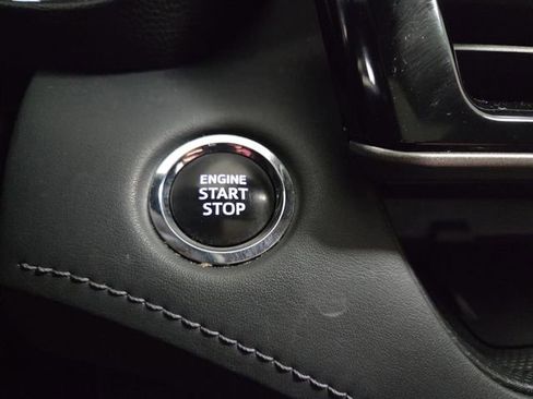 Used 2023 Toyota Highlander L image 31