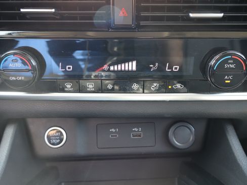 Used 2021 Nissan Rogue SV AWD/4WD image 20