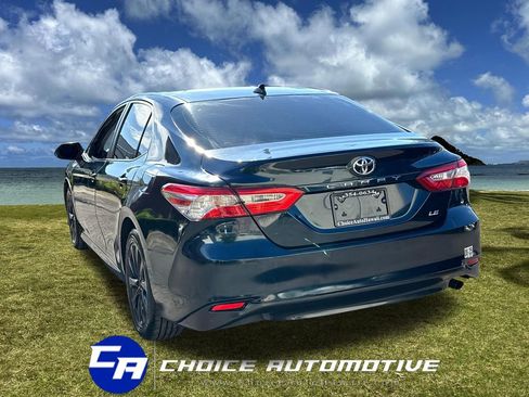 Used 2019 Toyota Camry LE image 5