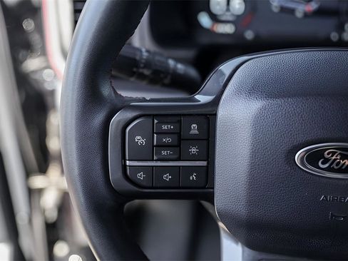 Used 2022 Ford Expedition Limited image 14