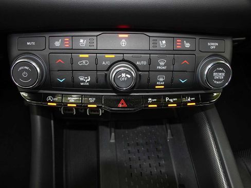 Used 2025 Dodge Durango GT AWD/4WD image 40