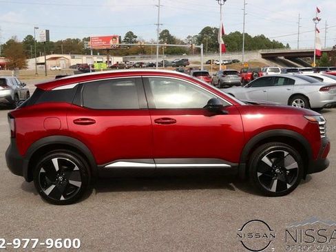 New 2026 Nissan Kicks SR w/ SR Premium Package FWD image 4