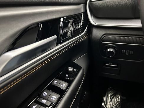 New 2026 Jeep Grand Wagoneer 4WD image 21
