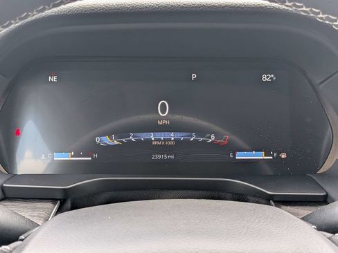 Used 2024 Jeep Grand Cherokee Limited w/ Luxury Tech Group II RWD image 24