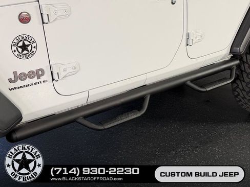 Used 2025 Jeep Wrangler Unlimited Rubicon AWD/4WD image 8