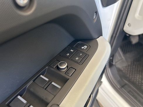 Used 2020 Land Rover Defender 110 SE image 48