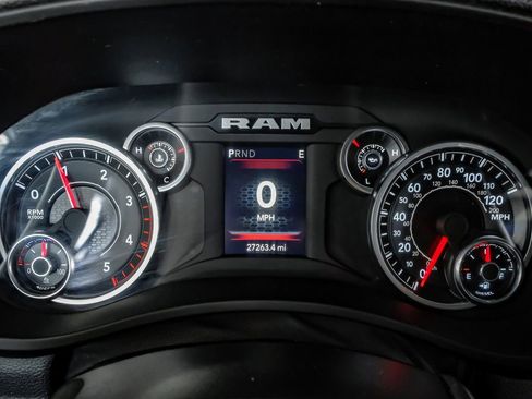 Used 2024 RAM 3500 Tradesman w/ Chrome Appearance Group AWD/4WD image 17