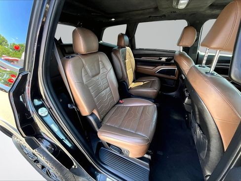 Used 2022 Kia Telluride SX w/ SX Prestige Package AWD/4WD image 28
