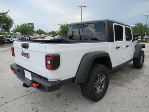 Used 2026 Jeep Gladiator Mojave AWD/4WD image 8