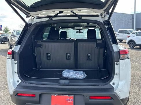 New 2025 Nissan Pathfinder Rock Creek image 13