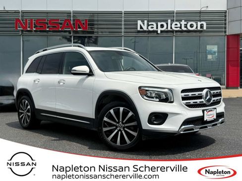 Used 2023 Mercedes-Benz GLB 250 4MATIC image 1